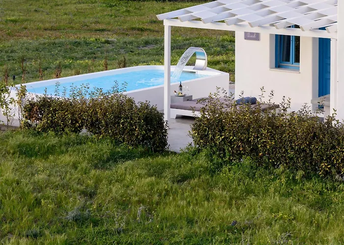 Mybozer Twin Heated Private Pools Year * Foinikiá